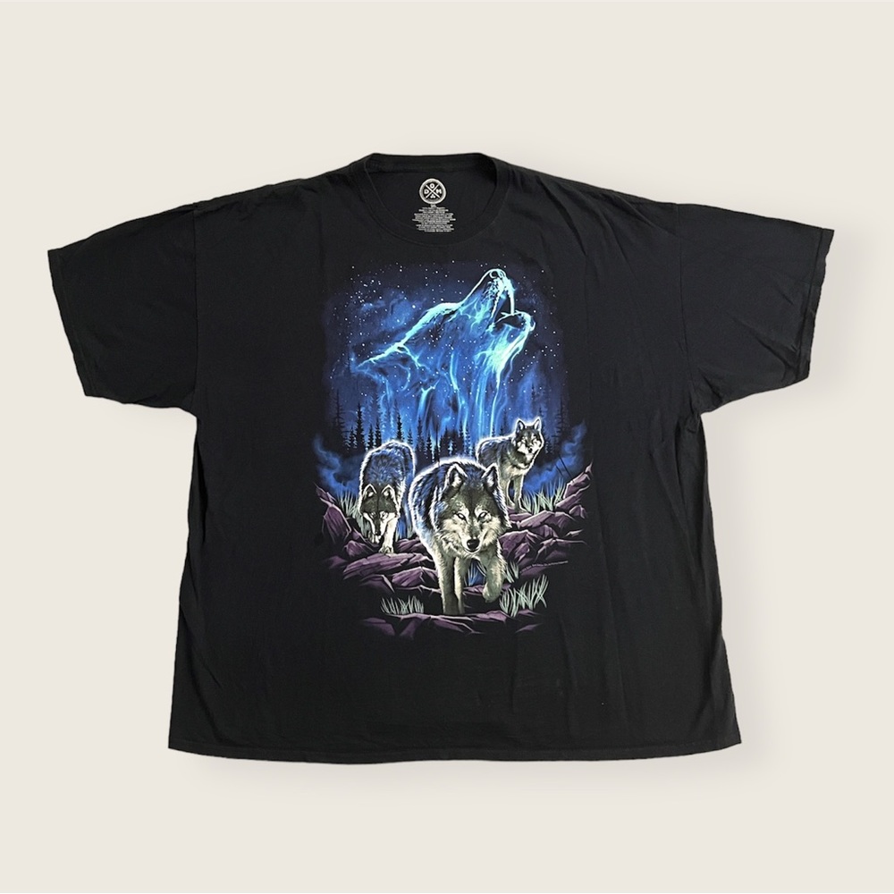 Vintage Style Wolves in Northern Lights ODM Graphic Tee